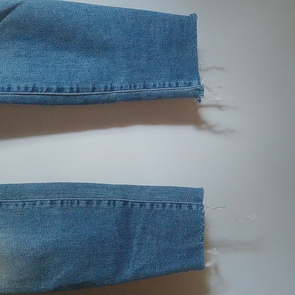 Mother High Rise Looker Ankle Fray - Picture 6 of 9